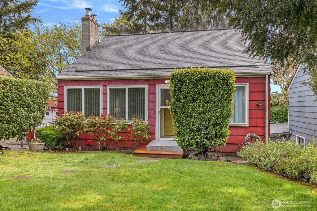 10850 26th Avenue S, Seattle, WA 98168