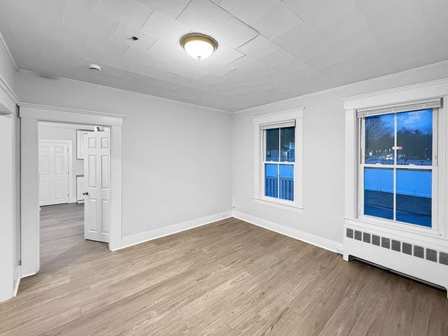 264 Middlesex Road 264, Tyngsborough, MA 01879