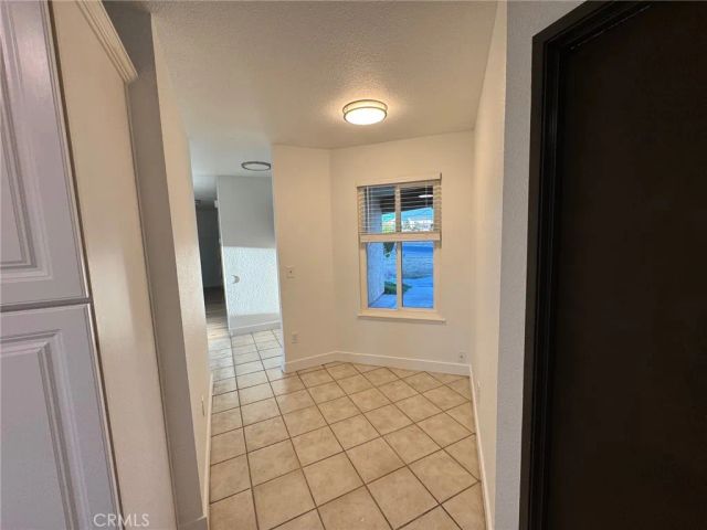 10333 Tamarisk Avenue, Hesperia, CA 92345