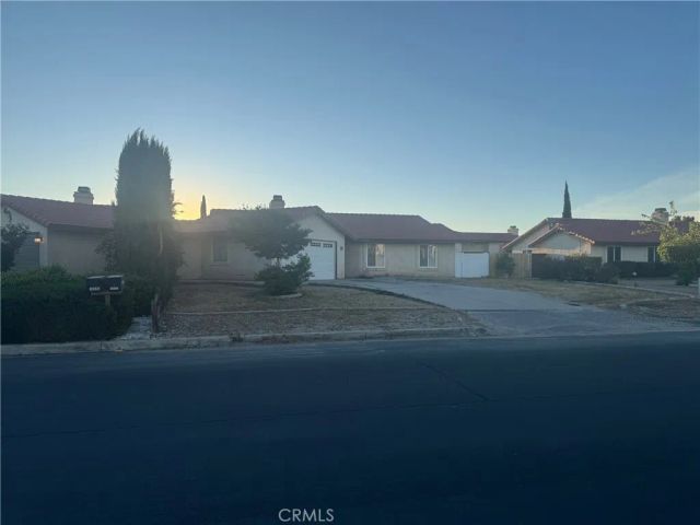 10333 Tamarisk Avenue, Hesperia, CA 92345