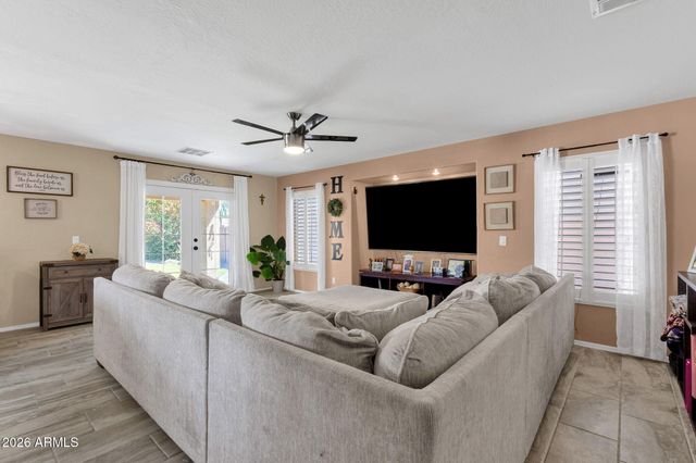 15652 W CALAVAR Road, Surprise, AZ 85379