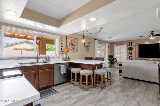 15652 W CALAVAR Road, Surprise, AZ 85379