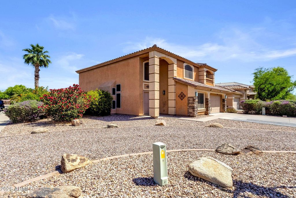15652 W CALAVAR Road, Surprise, AZ 85379