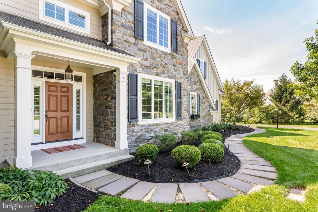 7 FALLBROOK LN, GLEN MILLS, PA 19342 — photo 2