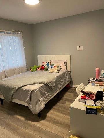 553 Alton Court, Carol Stream, IL 60188