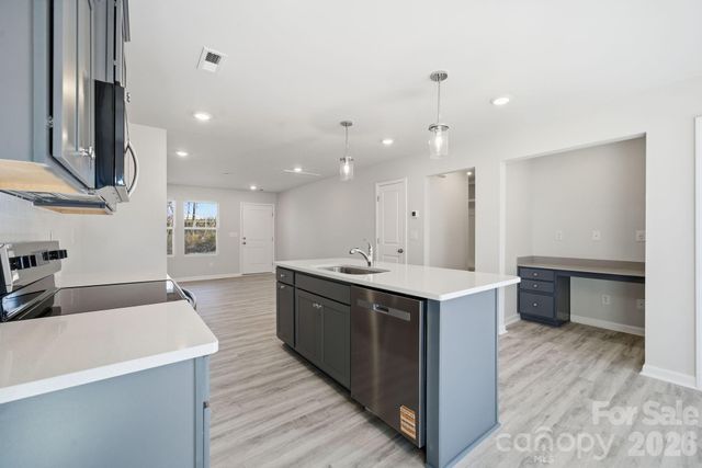 935 Wallace Street, Statesville, NC 28677