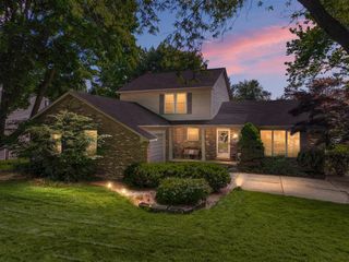 21934 Shadybrook Drive, Novi, MI 48375