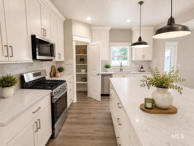11663 W Endsley Ln, Star, ID 83669