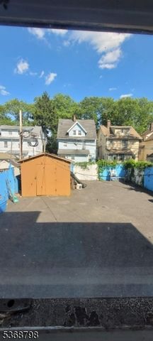 6 Emerson St, East Orange City, NJ 07018