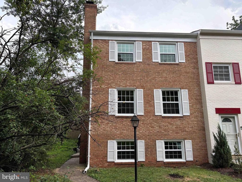 14739 GATWICK SQ, Centreville, VA 20120
