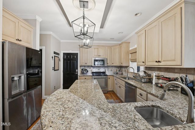 902 Birkdale Drive, Clayton, NC 27527