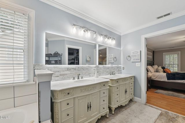 902 Birkdale Drive, Clayton, NC 27527