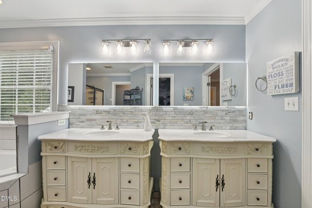 902 Birkdale Drive, Clayton, NC 27527