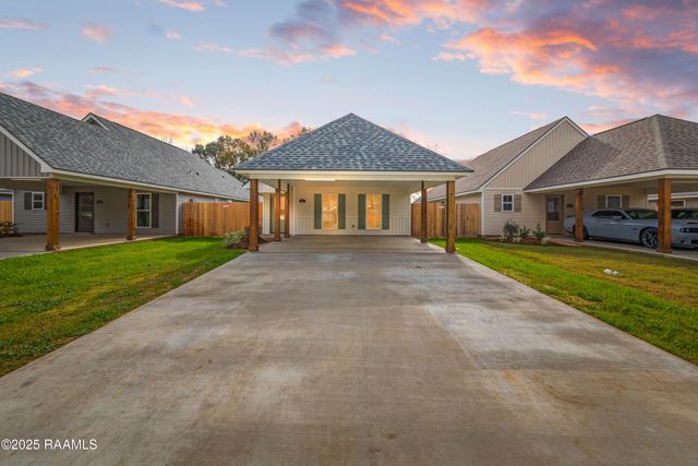 227 Camerons Cove Drive, Carencro, LA 70520