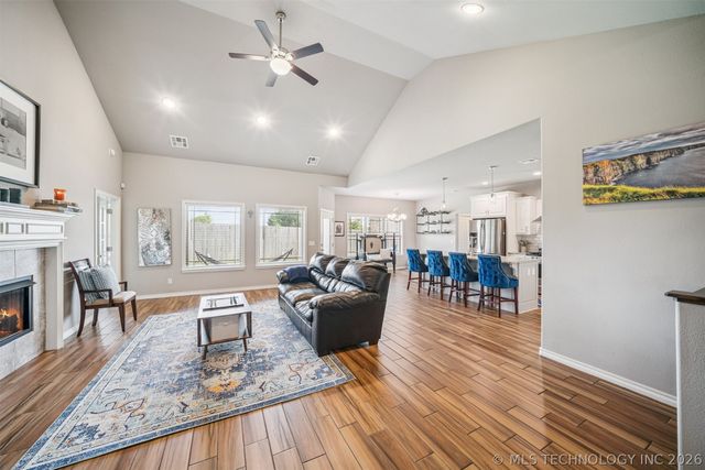 1205 W Dover Street, Broken Arrow, OK 74012