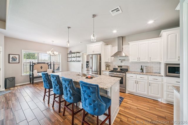 1205 W Dover Street, Broken Arrow, OK 74012
