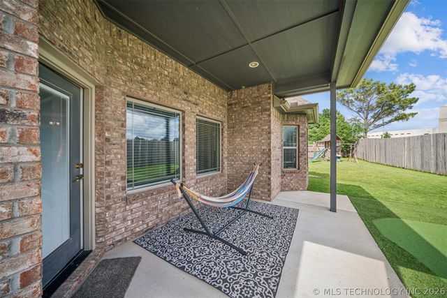 1205 W Dover Street, Broken Arrow, OK 74012