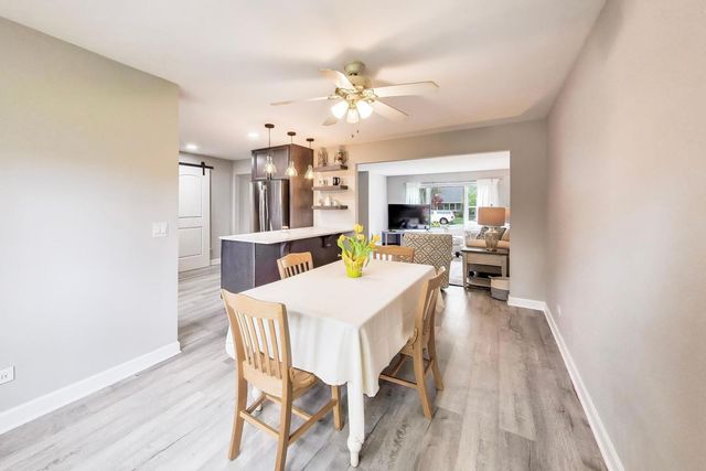313 S Hi Lusi Avenue, Mount Prospect, IL 60056
