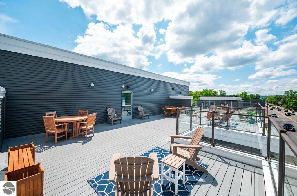 914 E Front Street 6, Traverse City, MI 49686