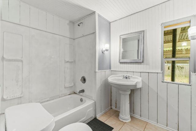 906 E Hanson Street, Cleveland, TX 77327