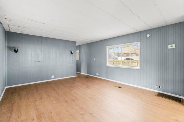 906 E Hanson Street, Cleveland, TX 77327