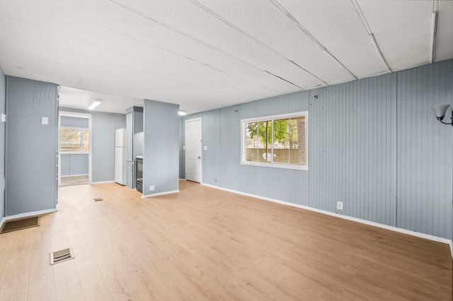 906 E Hanson Street, Cleveland, TX 77327