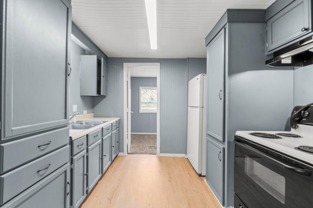 906 E Hanson Street, Cleveland, TX 77327