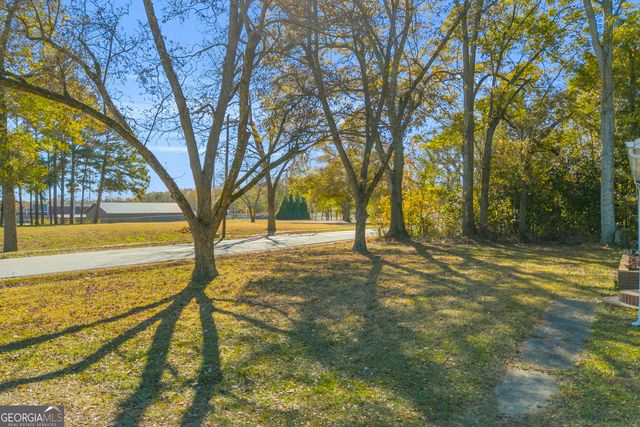 76 Campbell Drive, Hartwell, GA 30643