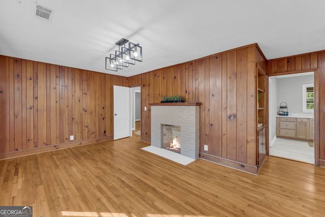 76 Campbell Drive, Hartwell, GA 30643