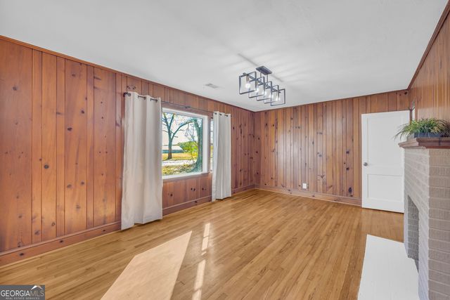 76 Campbell Drive, Hartwell, GA 30643