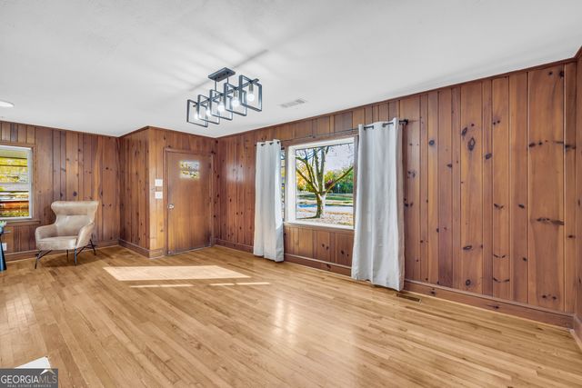 76 Campbell Drive, Hartwell, GA 30643