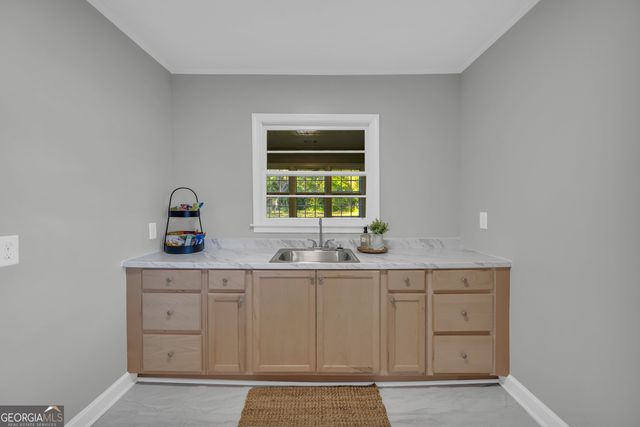 76 Campbell Drive, Hartwell, GA 30643