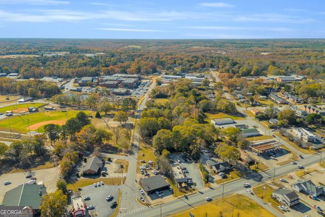 76 Campbell Drive, Hartwell, GA 30643