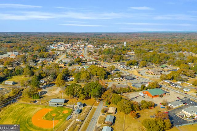 76 Campbell Drive, Hartwell, GA 30643