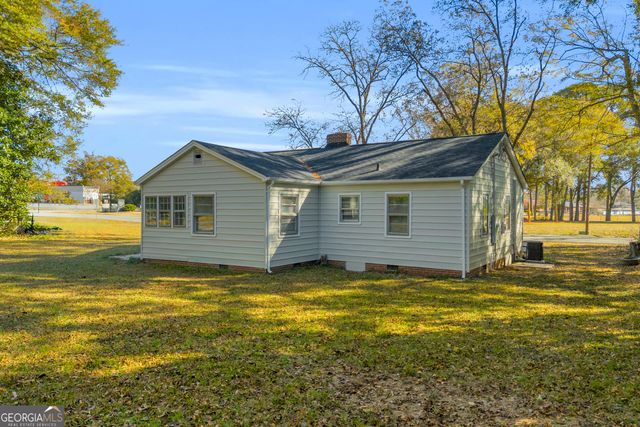 76 Campbell Drive, Hartwell, GA 30643