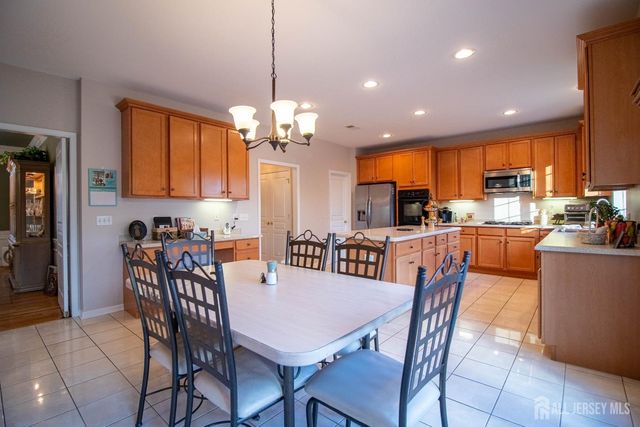 34 Equestrian Way, Monroe, NJ 08831