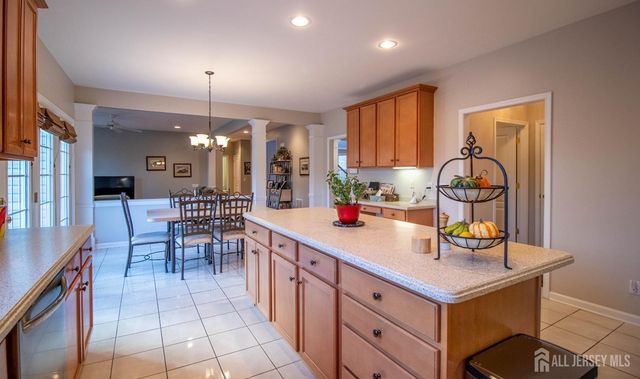 34 Equestrian Way, Monroe, NJ 08831