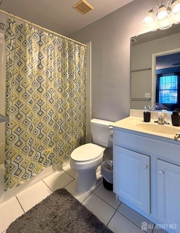 34 Equestrian Way, Monroe, NJ 08831