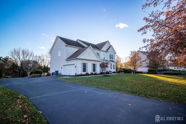 34 Equestrian Way, Monroe, NJ 08831