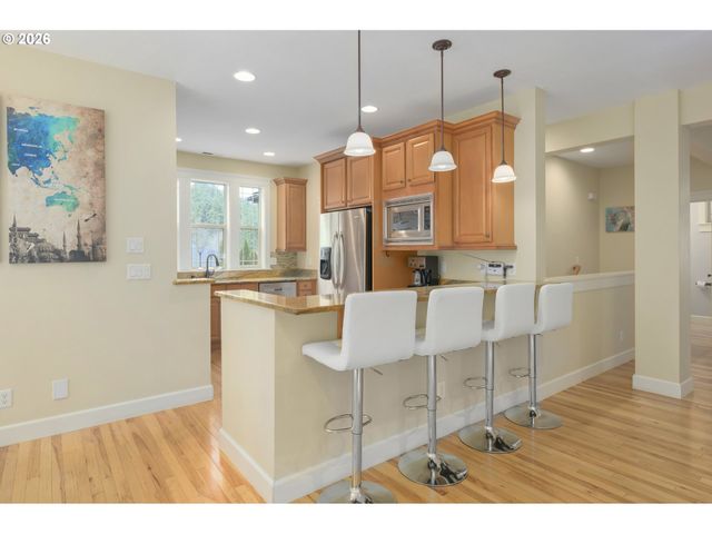 1862 E 43RD Ave, Eugene, OR 97405