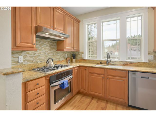 1862 E 43RD Ave, Eugene, OR 97405