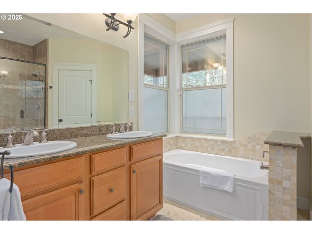 1862 E 43RD Ave, Eugene, OR 97405