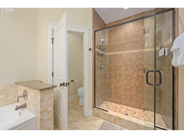 1862 E 43RD Ave, Eugene, OR 97405