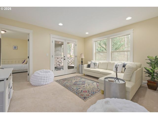 1862 E 43RD Ave, Eugene, OR 97405