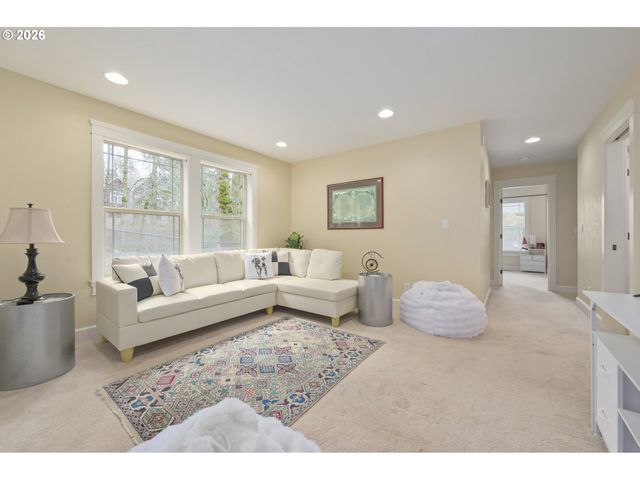 1862 E 43RD Ave, Eugene, OR 97405