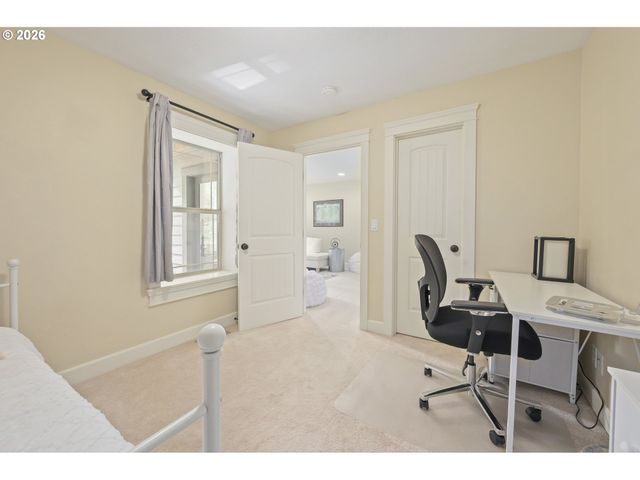 1862 E 43RD Ave, Eugene, OR 97405