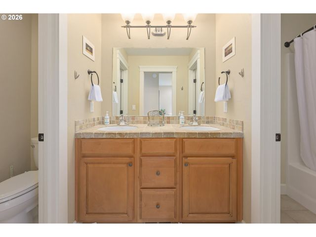 1862 E 43RD Ave, Eugene, OR 97405