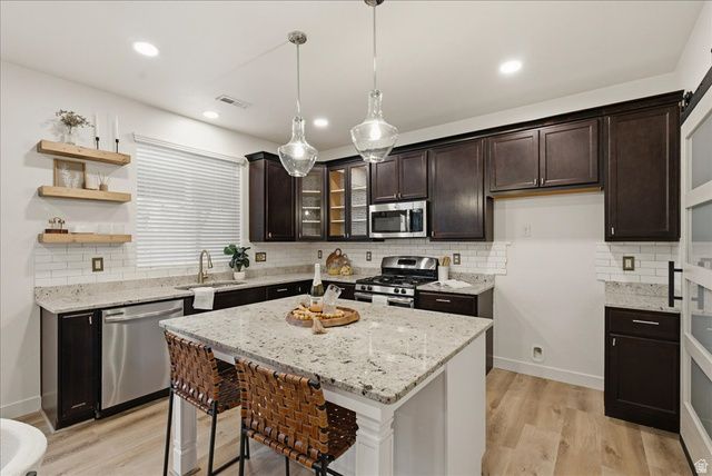 917 W STONEHAVEN DR, North Salt Lake, UT 84054