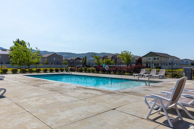 917 W STONEHAVEN DR, North Salt Lake, UT 84054