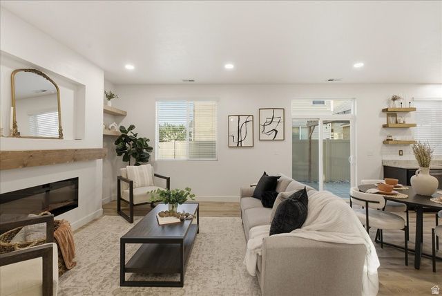 917 W STONEHAVEN DR, North Salt Lake, UT 84054